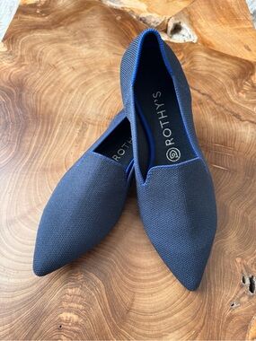 Rothy's Rare Limited Edition Pointed Knit Flats in Navy Blue